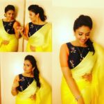 Plain-sarees-with-designer-blouse-combinations (7)