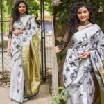 black-blouse-designs-for-sarees (21)