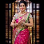 contrasting-blouses-for-pink-silk-sarees (15)