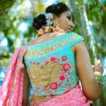 contrasting-blouses-for-pink-silk-sarees (17)