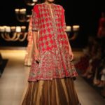 pretty-lehenga-blouse-designs-by-manish-malhotra (10)