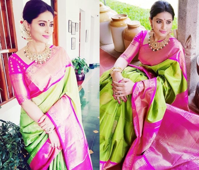 Actress Sneha's Hairstyles with Ethnic Wear - Indian Beauty Tips