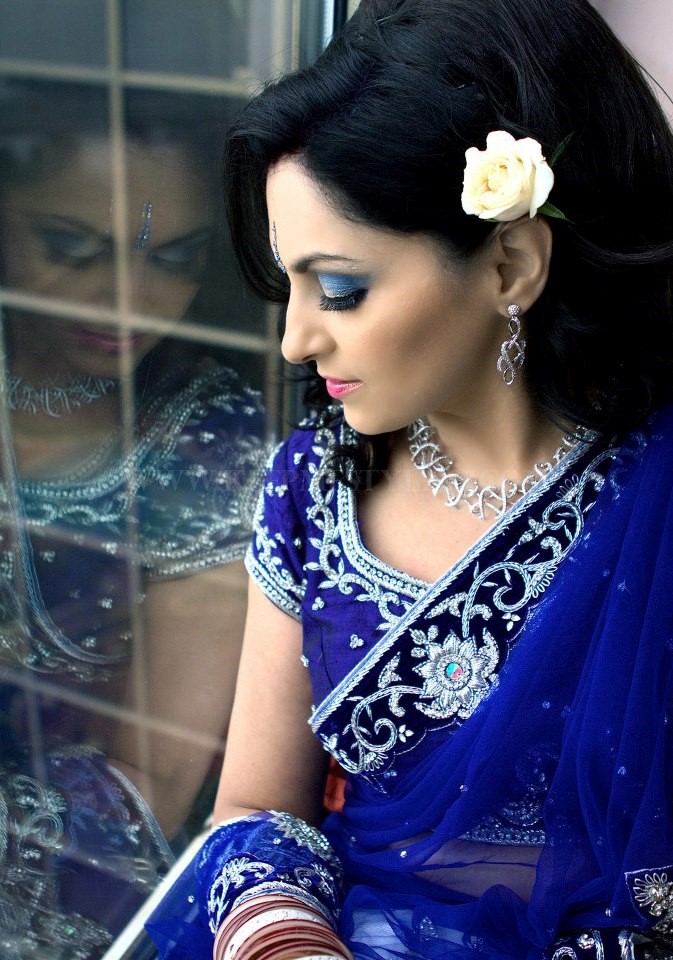 Pellikuthuru - Gorgeous Nikitha reddy in royal blue saree💙 . Makeup  @ronan_mili | Facebook