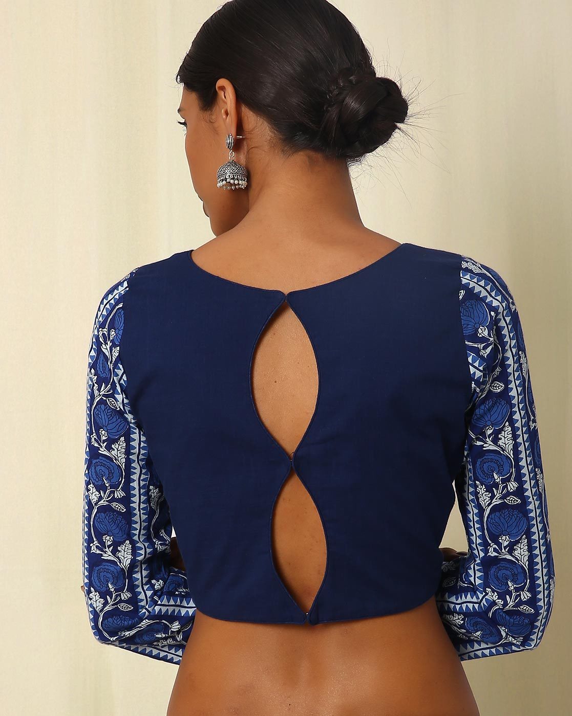 Back neck designs for blouse simple – Blouse Design Simple ...