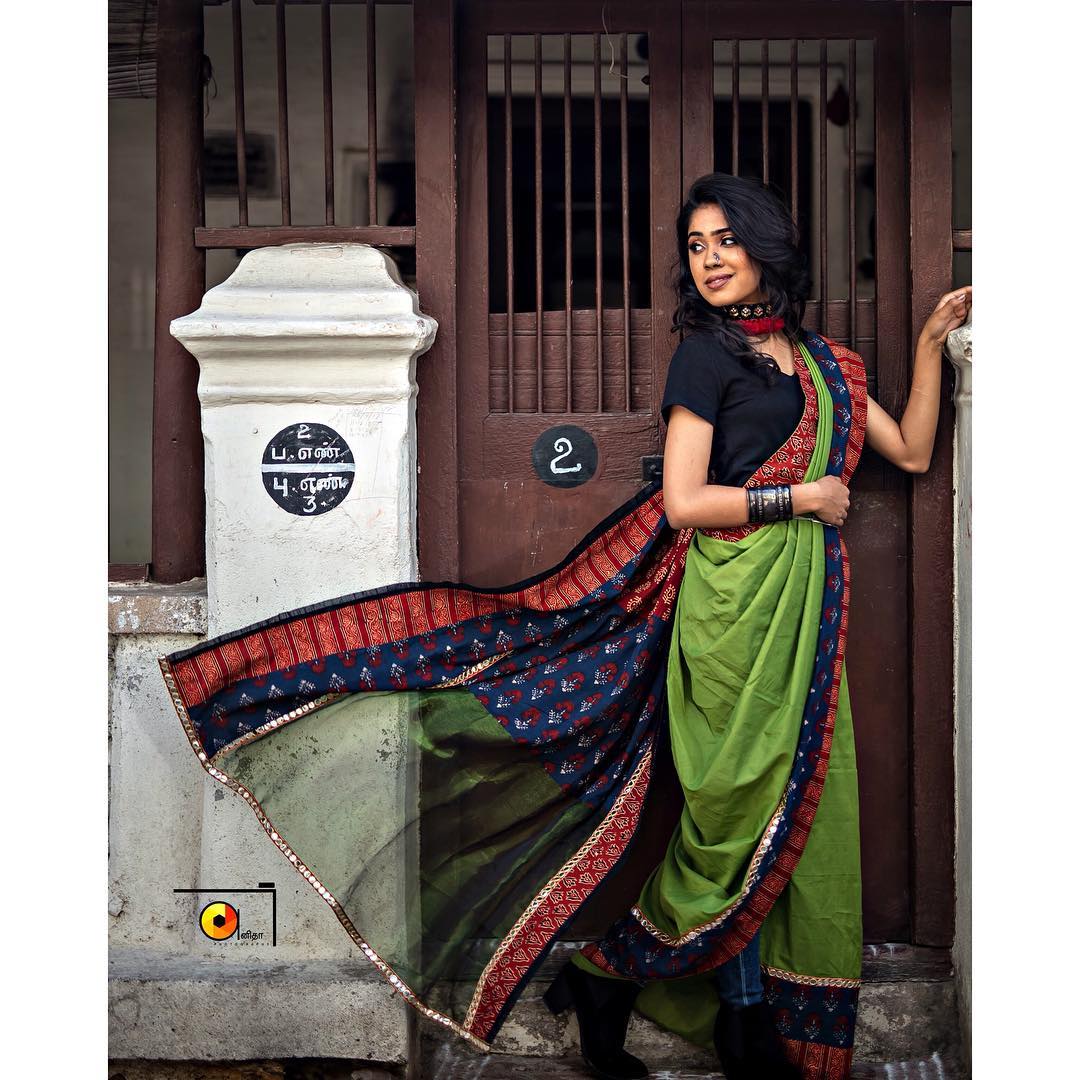 wear sarees with pants and skirts