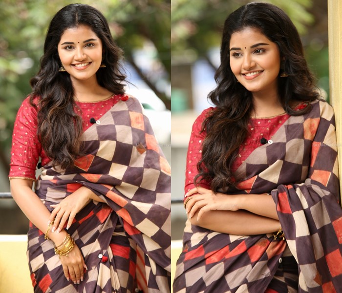 Shrithi Fashion Fab Solid/Plain Sarees : Buy Shrithi Fashion Fab Women New  Latest Designer Polyester Saree with Unstitched Blouse Online | Nykaa  Fashion