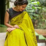 contrasting-blouse-colors-with-green-sarees (2)