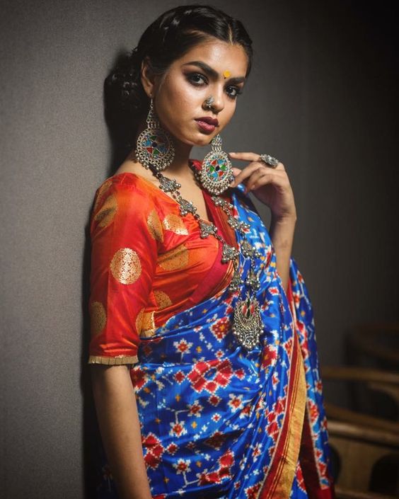 Beautiful designer Sashi Vangapalli in blue color gadwal pattu saree  Jewellery by Majula Jewellers 202008