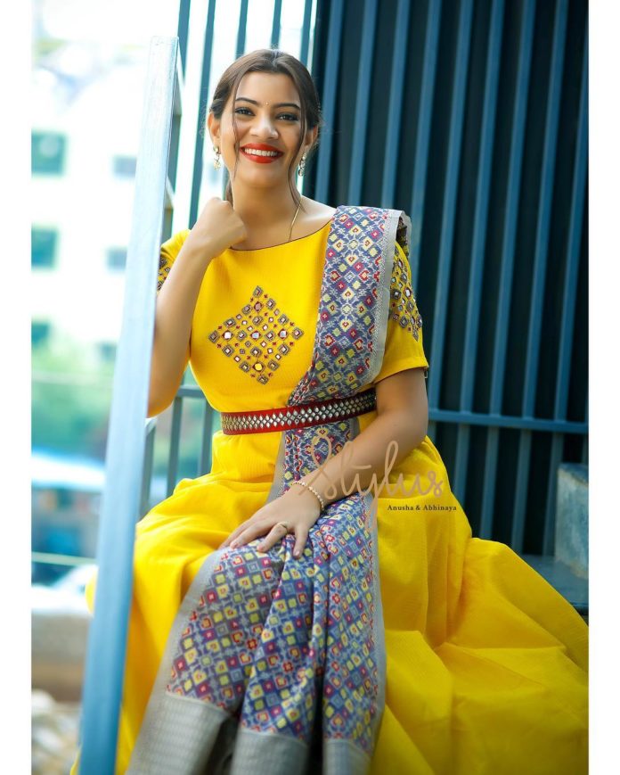 A Tip To Look Chic in Long Ethnic Gowns • Keep Me Stylish