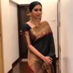 aarti-ravi-jayam-ravi-wife-saree (2)