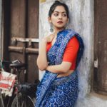 how-to-wear-indigo-saree (13)