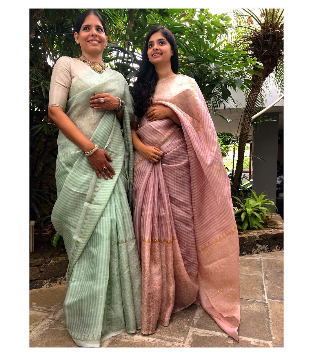 how-to-wear-neutral-shade-sarees (7)