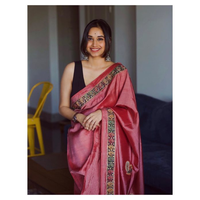 She Shows How To Put Together A Perfect Saree Look!