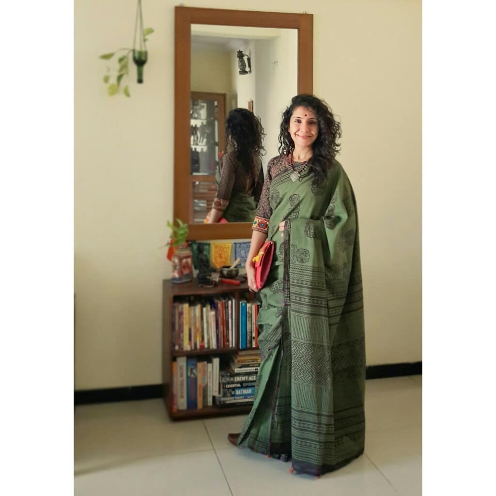 loose-fit-saree-blouse-designs (3)