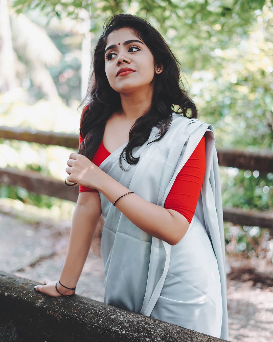 plain-sarees-with-designer-blouses-2019 (13)
