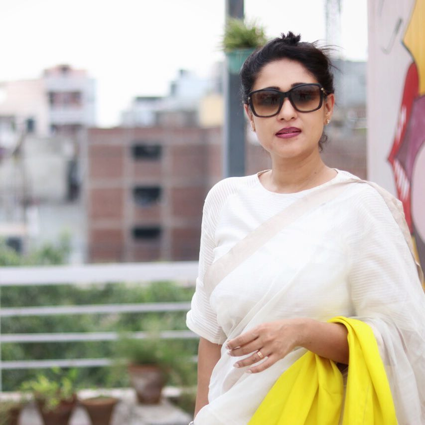 plain-sarees-with-designer-blouses-2019 (6)