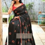 how-to-style-black-saree (5)