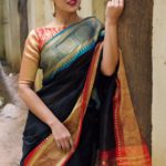 how-to-style-black-saree (7)