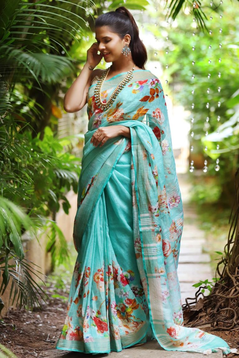 Fresh Ways To Style Your Floral Sarees