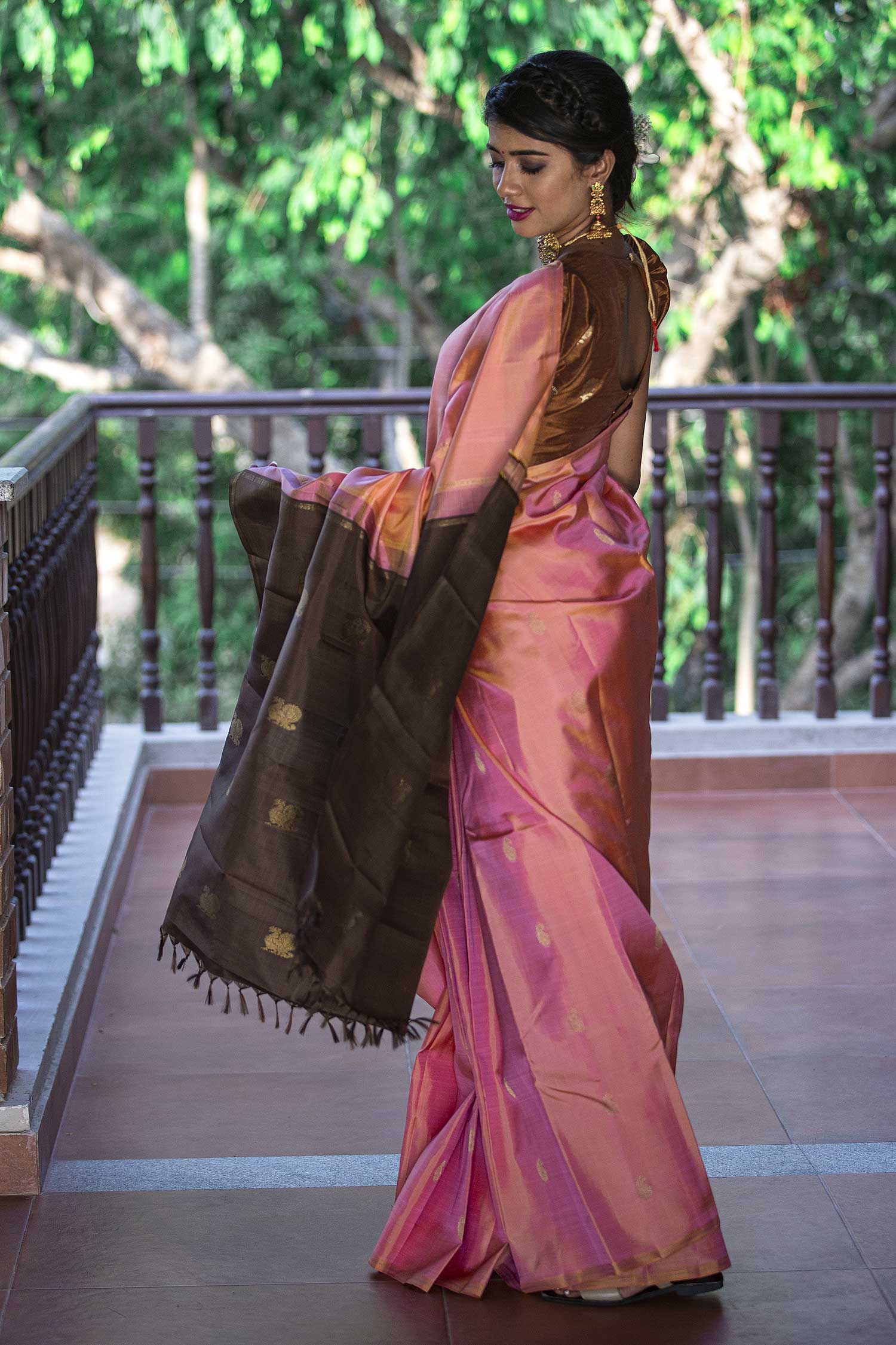 traditional-south-indian-silk-sarees (15)