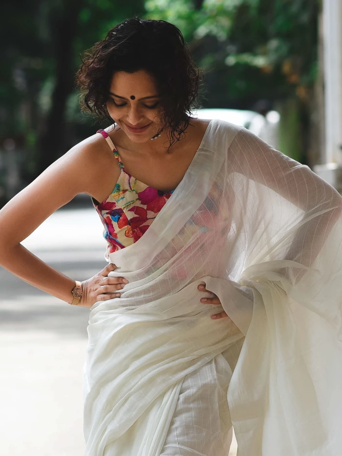 blouse-designs-for-plain-cotton-sarees (11)