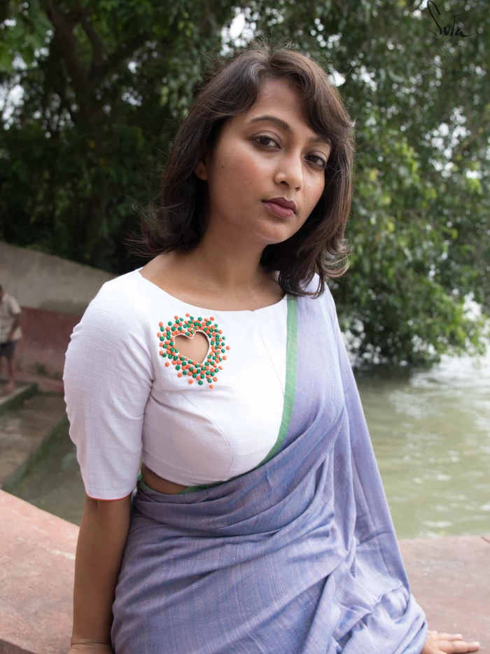 blouse-designs-for-plain-cotton-sarees (2)