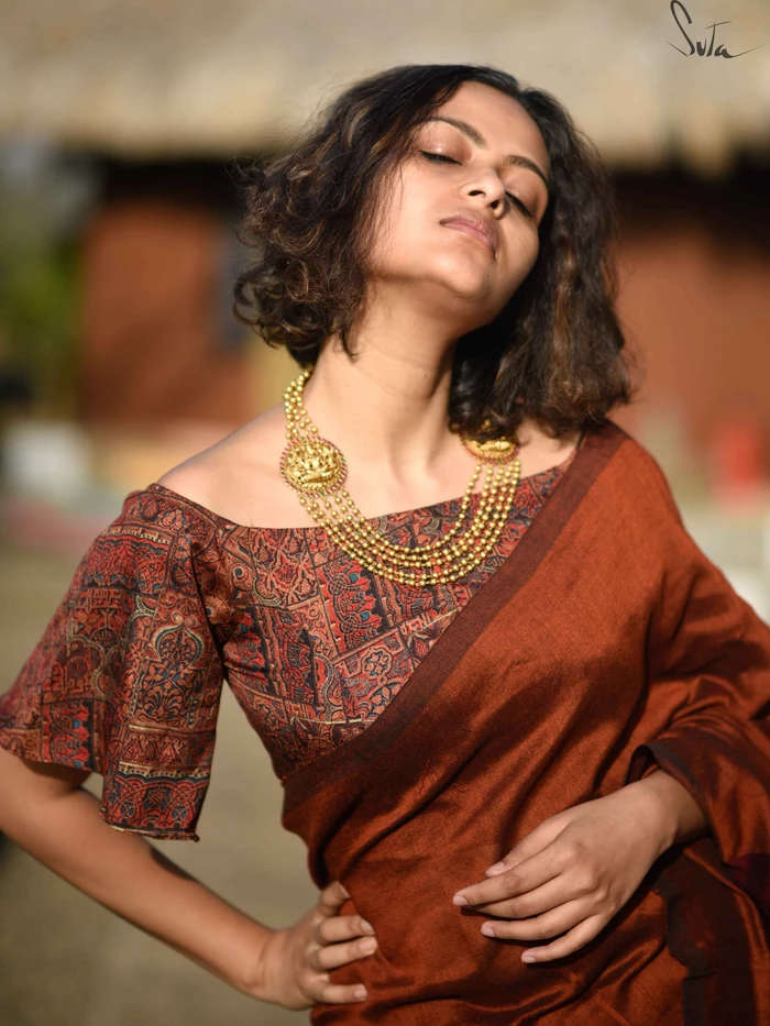 blouse-designs-for-plain-cotton-sarees (7)