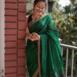 Simple-Saree-Look(10)