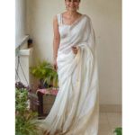 White-Saree-and-contrast-blouse(15)