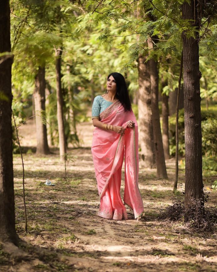Must Know Instagrammer For Saree Styling Ideas!