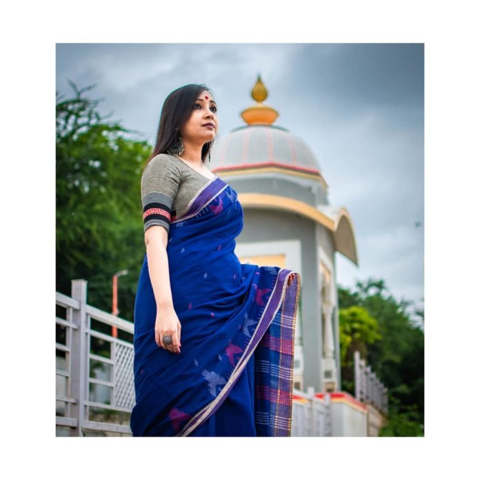 Here is How You Can Look Regal on Simple Sarees! • Keep Me Stylish
