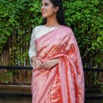 saree-with-contrast-blouse-12