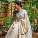 saree-with-contrast-blouse-13