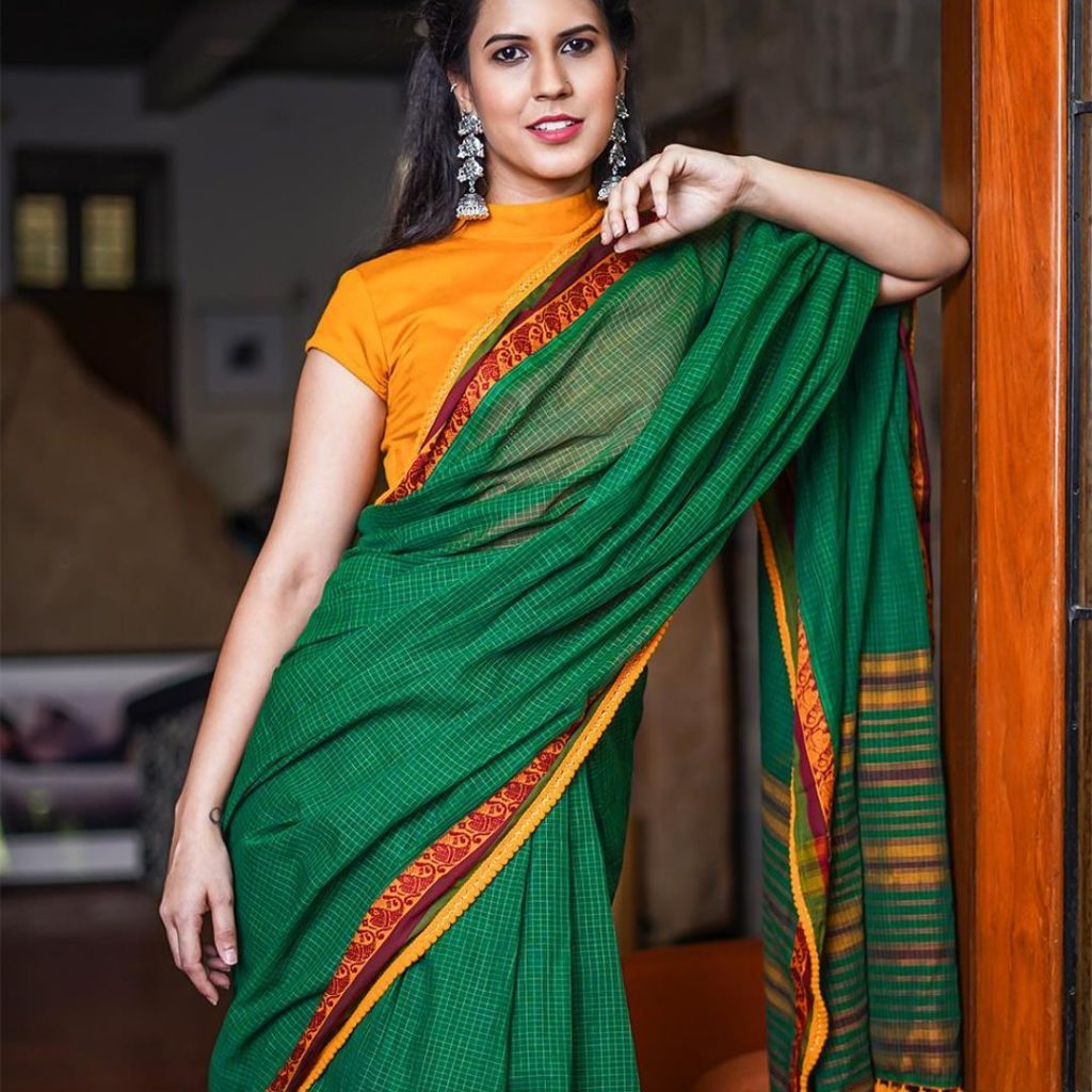 The Most Head Turning Saree & Contrasting Blouse