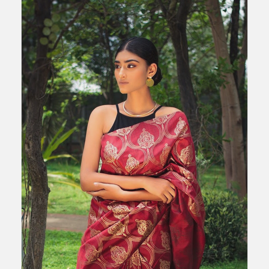 latest-silk-sarees-blouse-designs-15