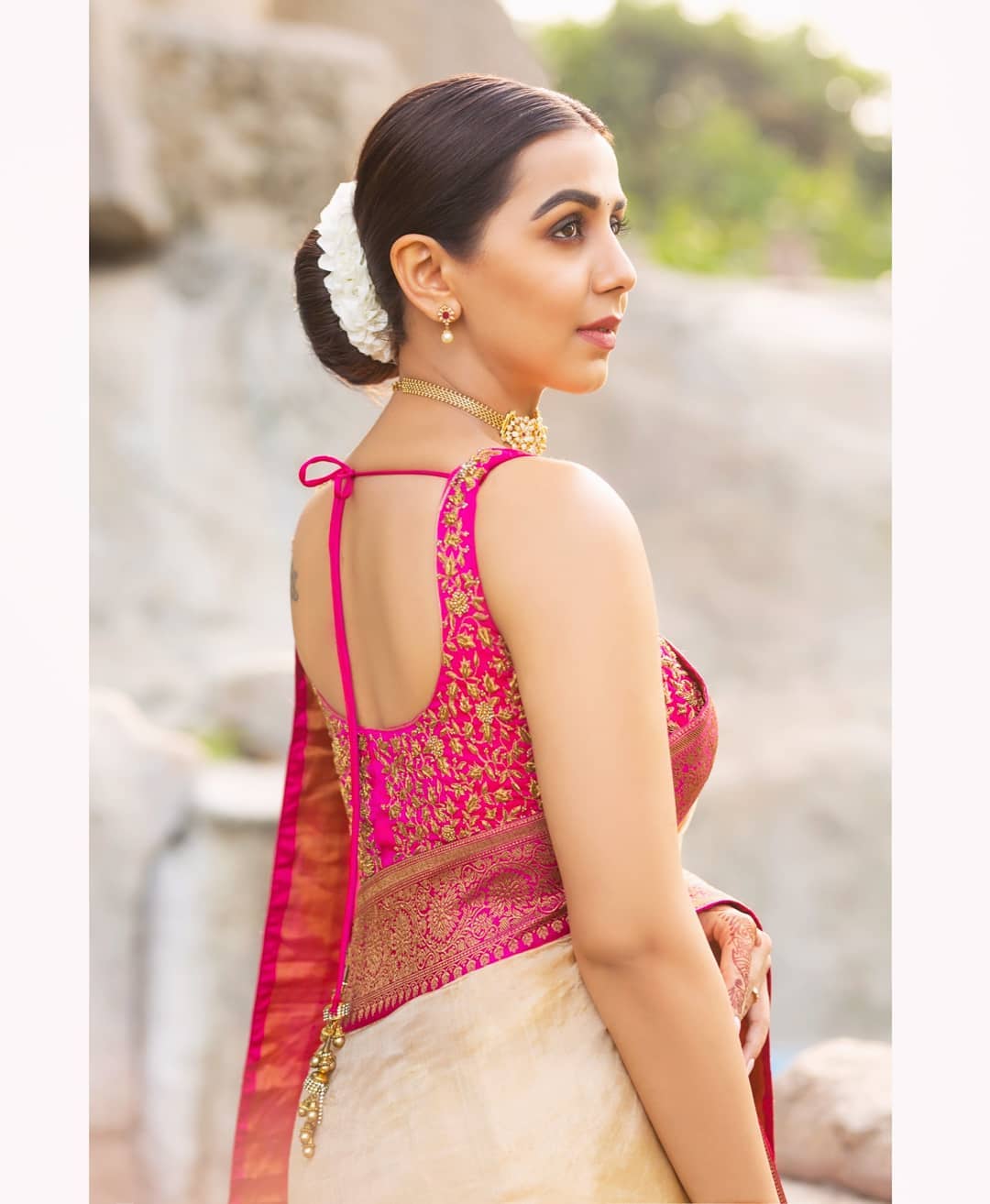 latest-silk-sarees-blouse-designs-5