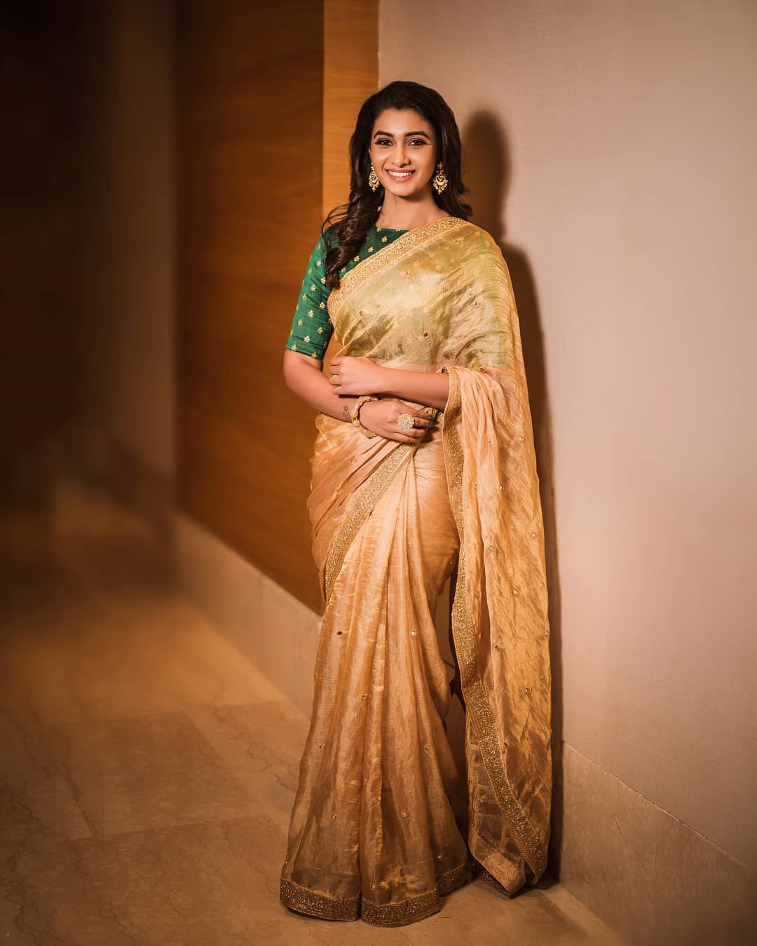 latest-silk-sarees-blouse-designs
