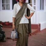 saree-style-with-long-blouse-9