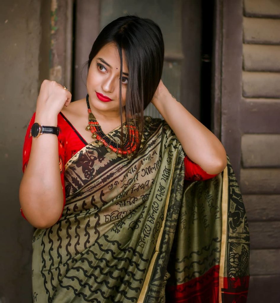 saree-styling-tips-for-plus-size-10