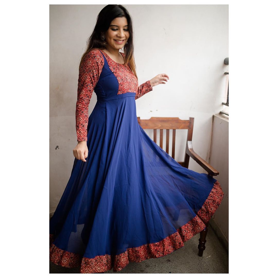 Buy Ethnic Wear Anarkali Dress - Red Silk Embroidered Indian Anarkali –  Empress Clothing