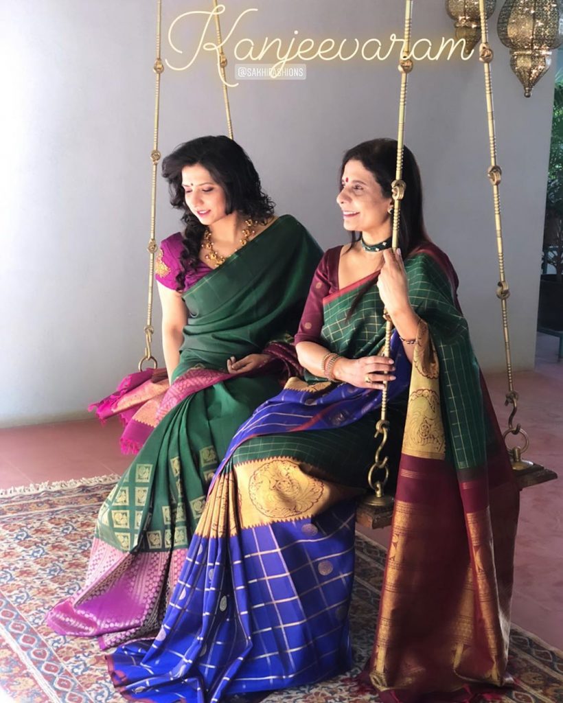 mother-daughter-matching-saree-1