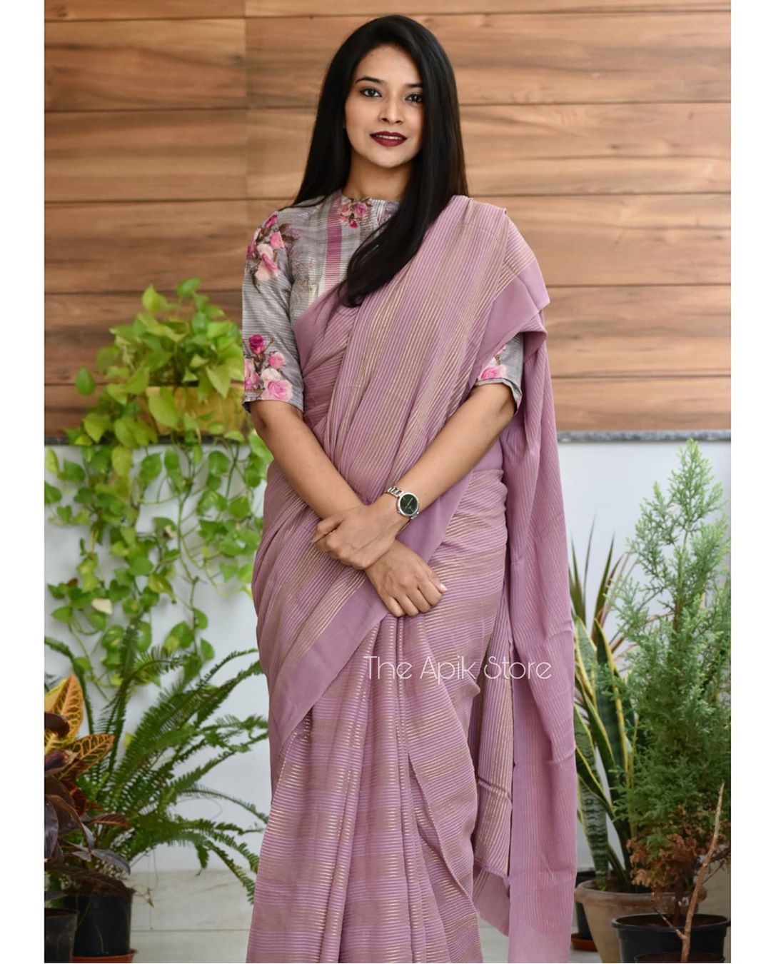 This Brand Shows Effortless Ways To Nail Your Formal Saree! • Keep Me ...