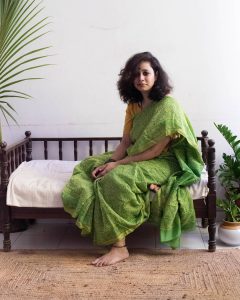 Simple Aesthetic Sarees To Upgrade Your Style! • Keep Me Stylish