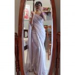 plain-saree-wearing-style-10