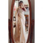 plain-saree-wearing-style-11