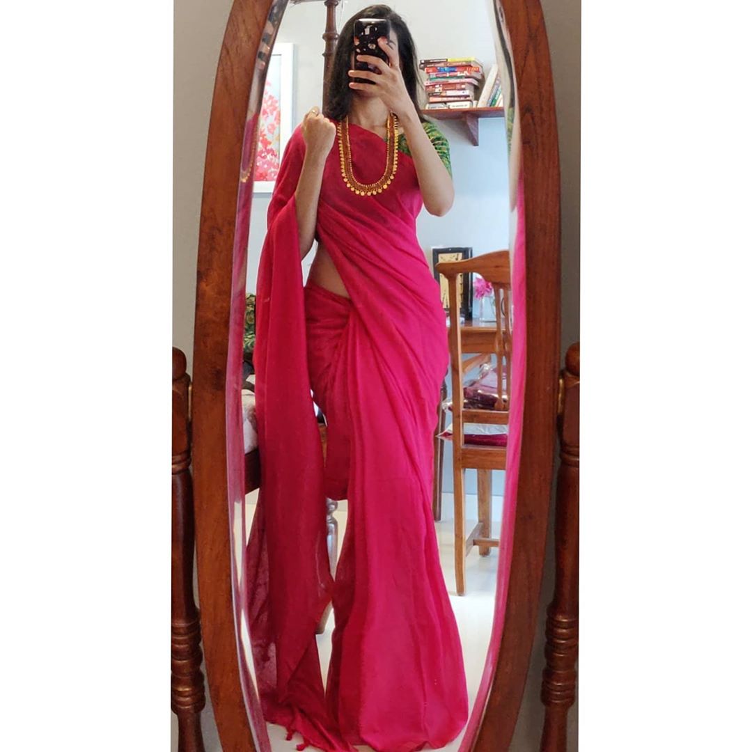plain-saree-wearing-style-12 • Keep Me Stylish