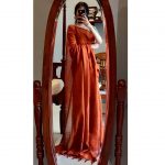 plain-saree-wearing-style-9