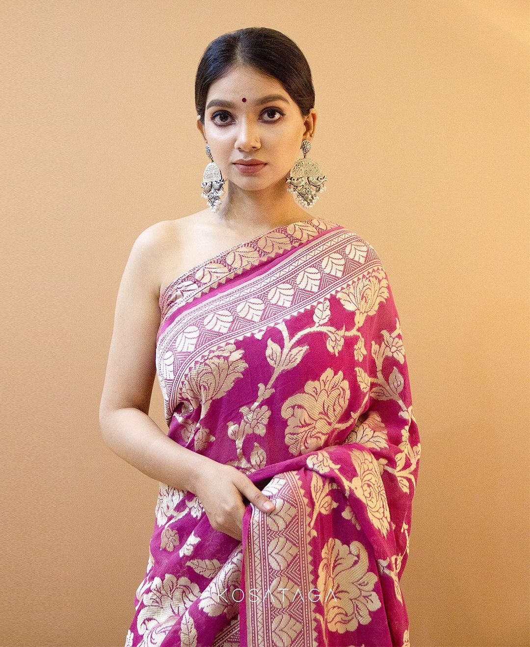 This Brand Have The Best Handcrafted Sarees!! • Keep Me Stylish