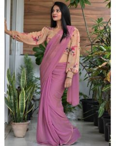 How To Carry Plain Saree With Style!! • Keep Me Stylish