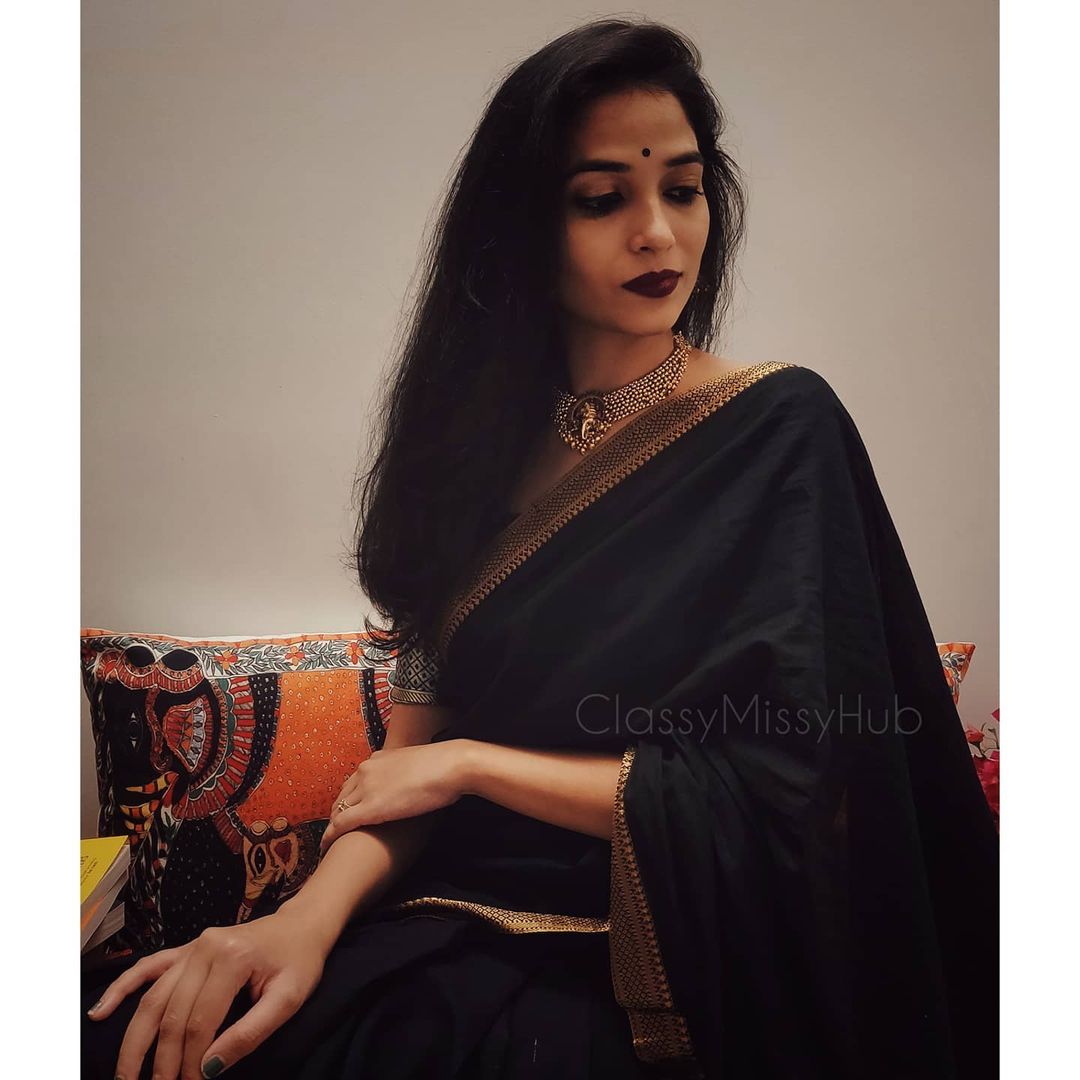 The Simple Saree Trend That Everyone' s Flaunting In Instagram!! • Keep ...